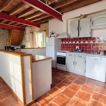 Spacious 150 M2 House In * Asnieres-en-Bessin