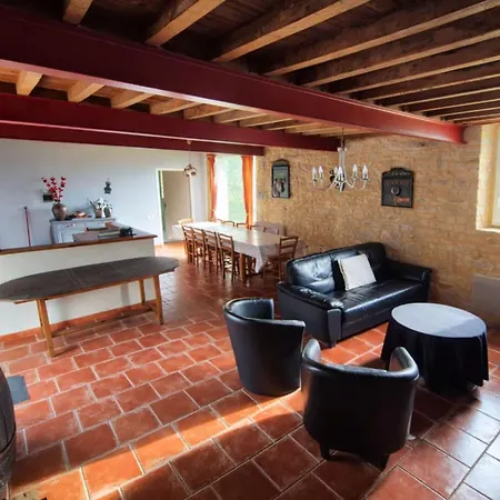 Spacious 150 M2 House In *