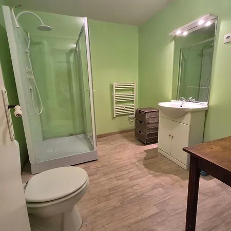 Spacious 150 M2 House In * Asnieres-en-Bessin