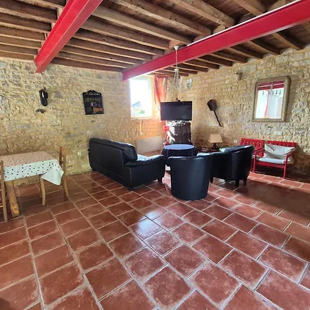 Spacious 150 M2 House In * Asnieres-en-Bessin