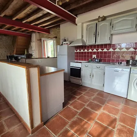 Nyaraló Spacious 150 M2 House In